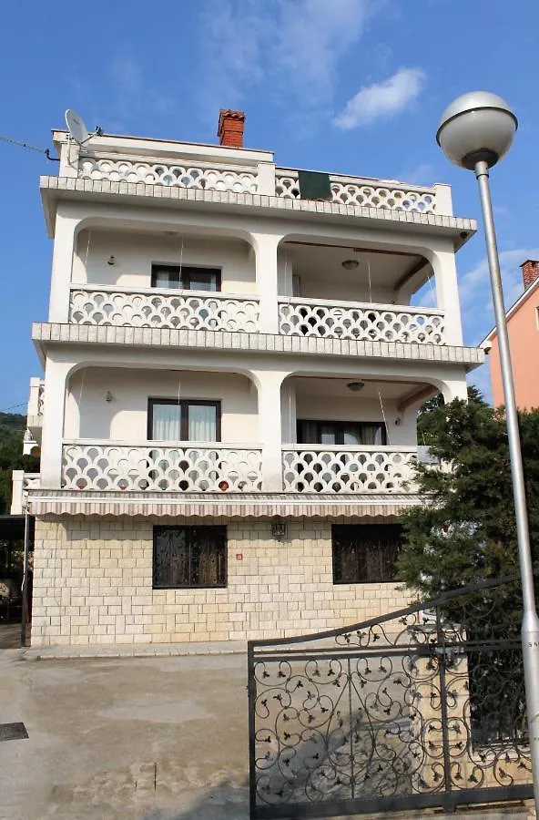 Apartments With A Parking Space Selce, Crikvenica - 5287 Croatia