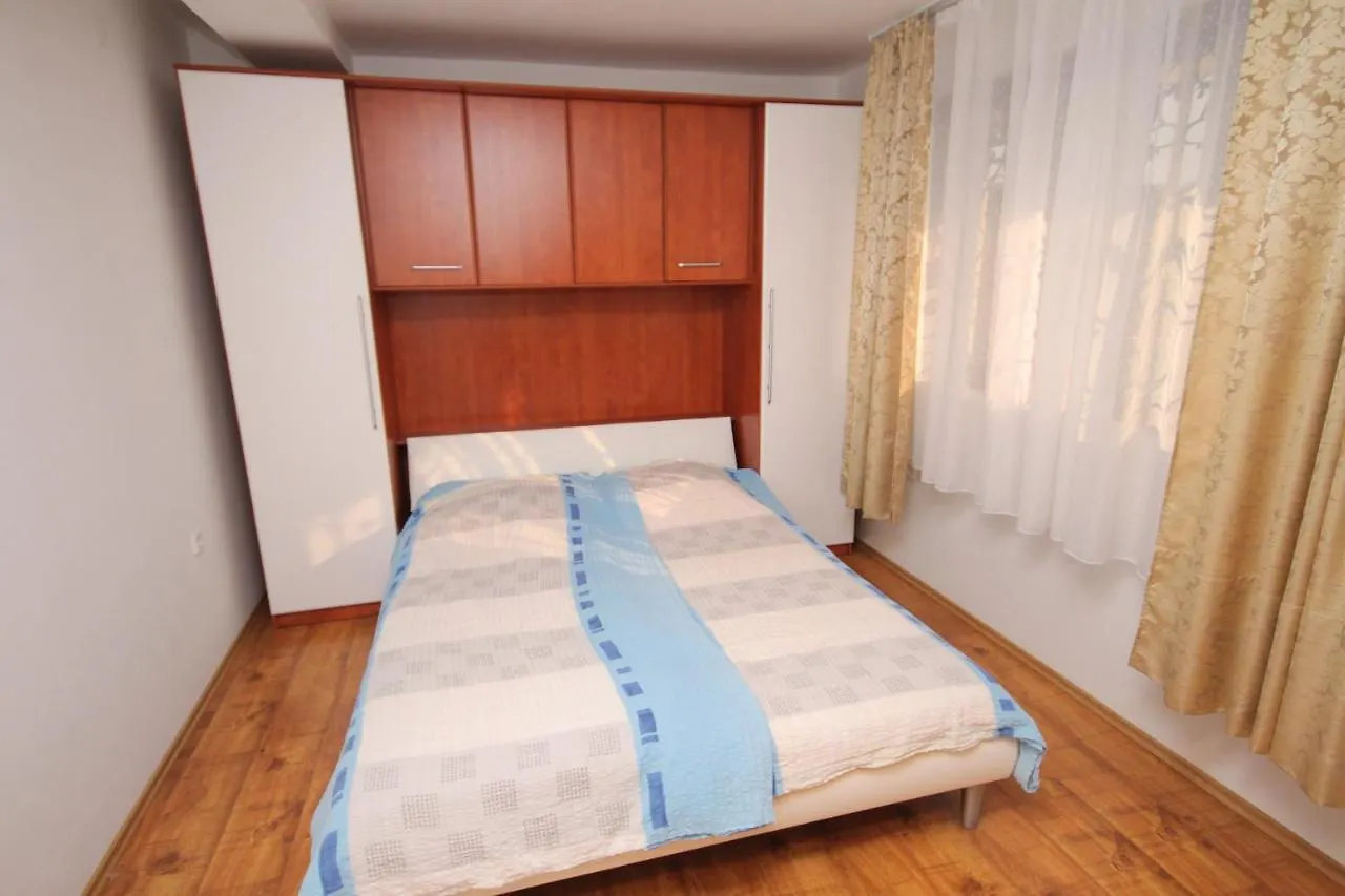 Apartments With A Parking Space Selce, Crikvenica - 5287  Selce