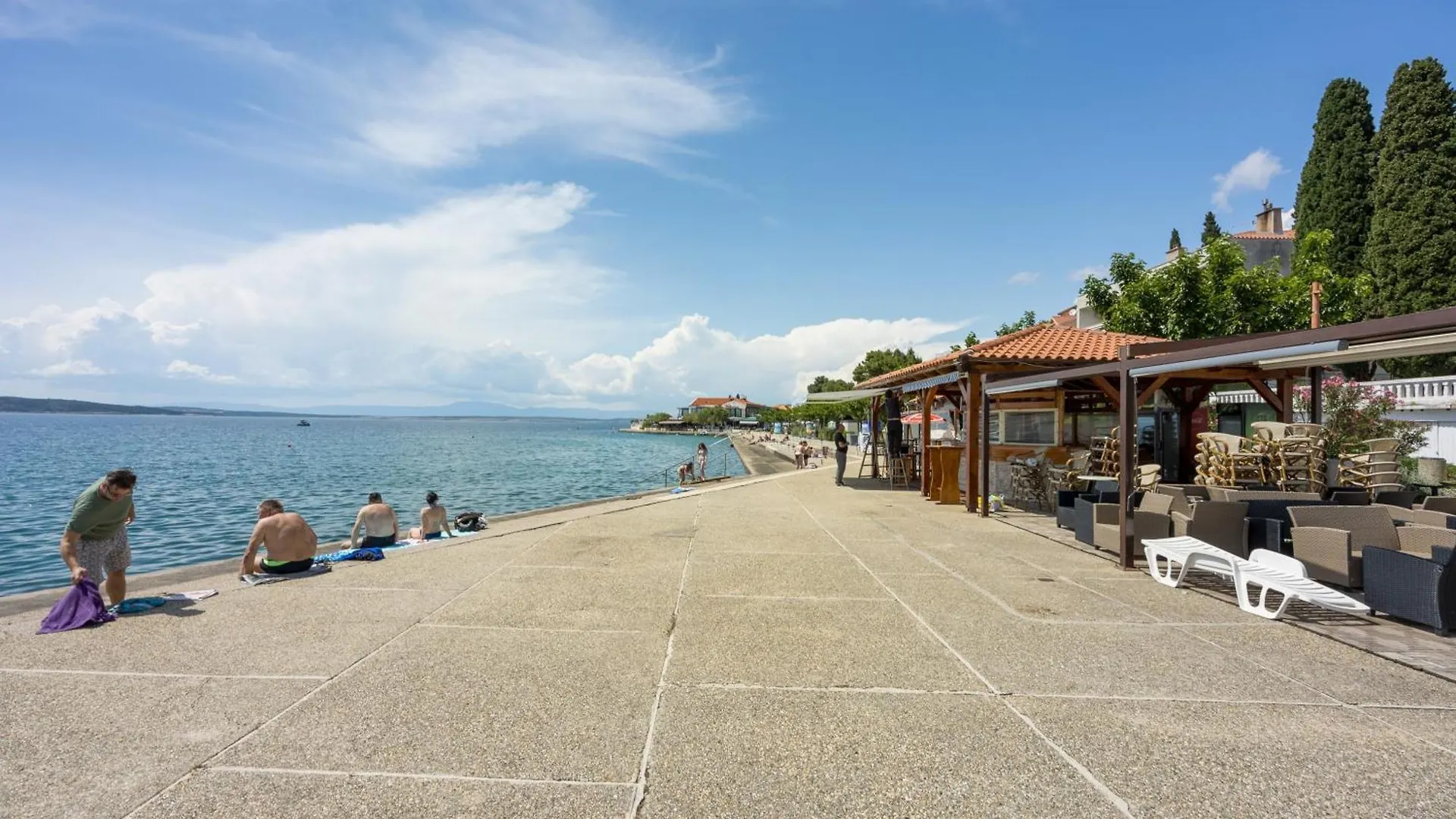 Apartments With A Parking Space Selce, Crikvenica - 5287
